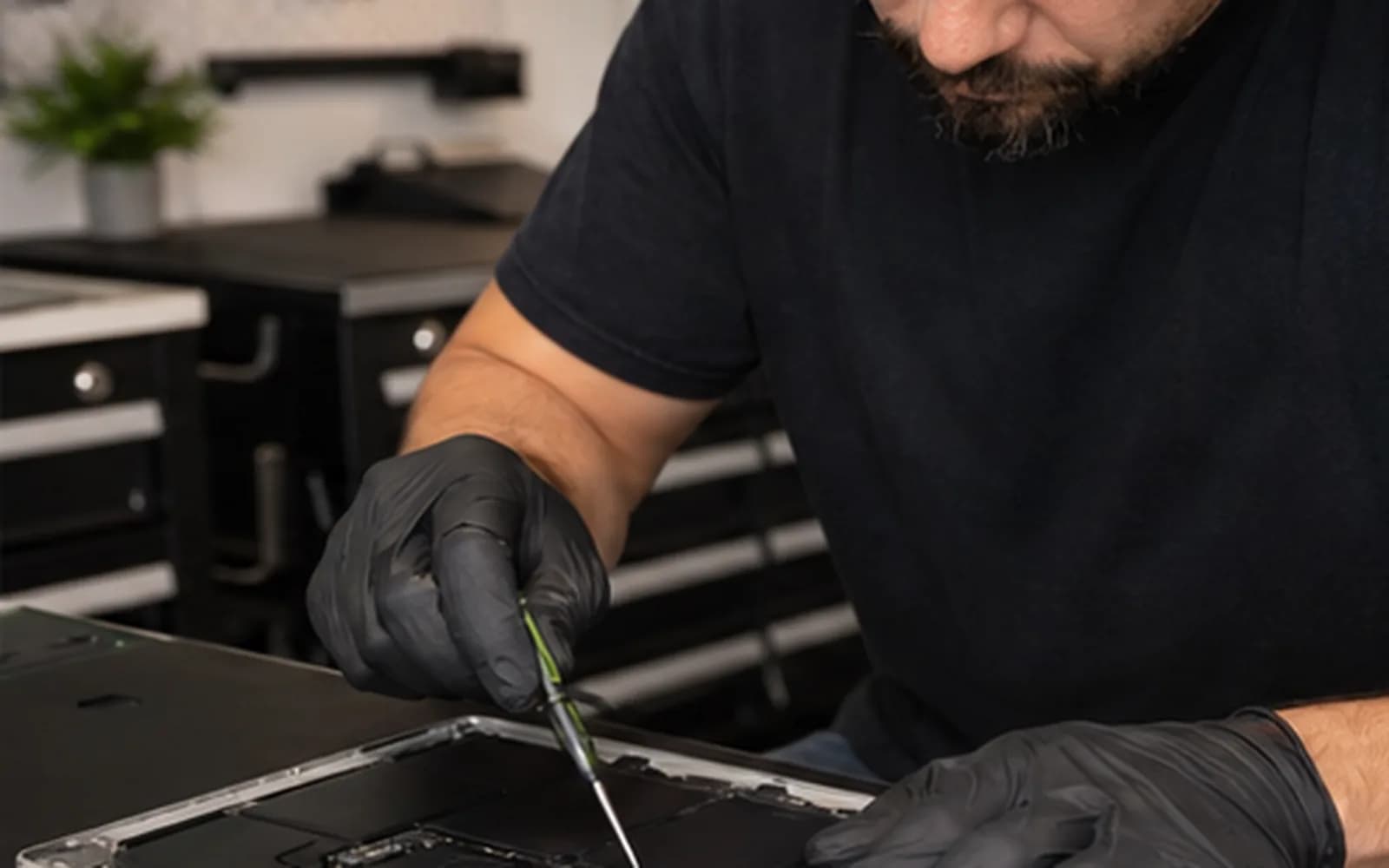 MacBook Repair Tampa professional computer repair service at TrueOneFix in Tampa