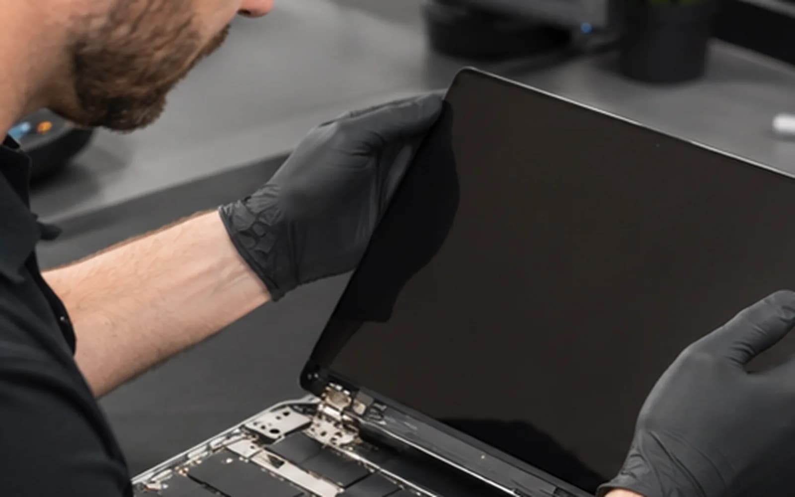 MacBook Screen Repair Tampa professional computer repair service at TrueOneFix in Tampa